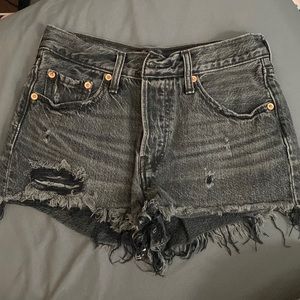 Levi’s 501 black denim shorts size 25